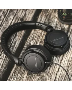 Beyerdynamic DT 240 PRO Mobile studio headphones for monitor and recording purposes (closed)